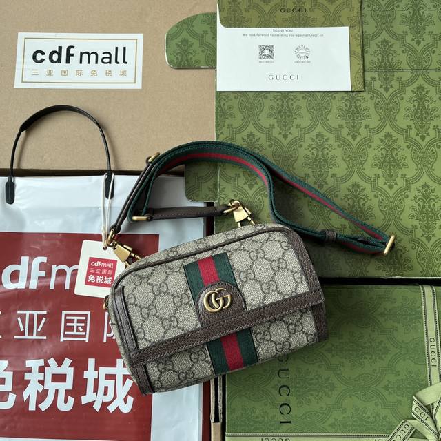 原厂皮配 Cdfmall三亚免税店手提袋 Ophidia系列gg迷你手袋 Ophidia系列融合gg传统精髓与现代设计 匠心呈献亮眼新作 该系列融蕴织带与双g配