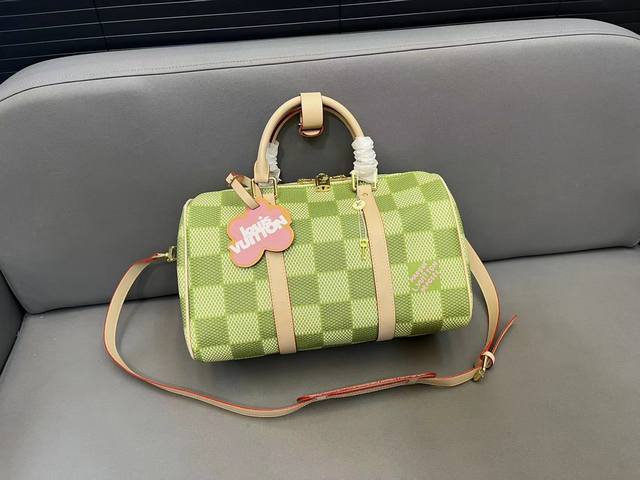 Louisvuitton 路易威登 菲董tyler 联名 Keepall35 手提单肩斜挎包 采用精湛镶嵌细工 实物拍摄 原厂原版面料 配送 防尘袋 21 X