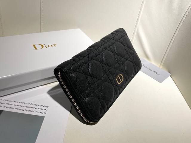 Dior 9颜色 黑色 桃红尺寸 19*10.5* Dior专柜款火爆登场 采用进口小牛皮 绝美绣线 做工精致 媲美专柜