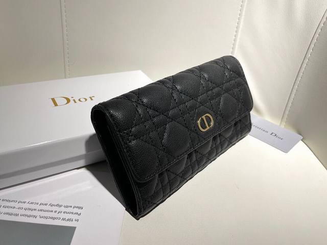 Dior 8颜色 黑色 桃红尺寸 19*10.5* Dior专柜款火爆登场 采用进口小牛皮 绝美绣线 做工精致 媲美专柜