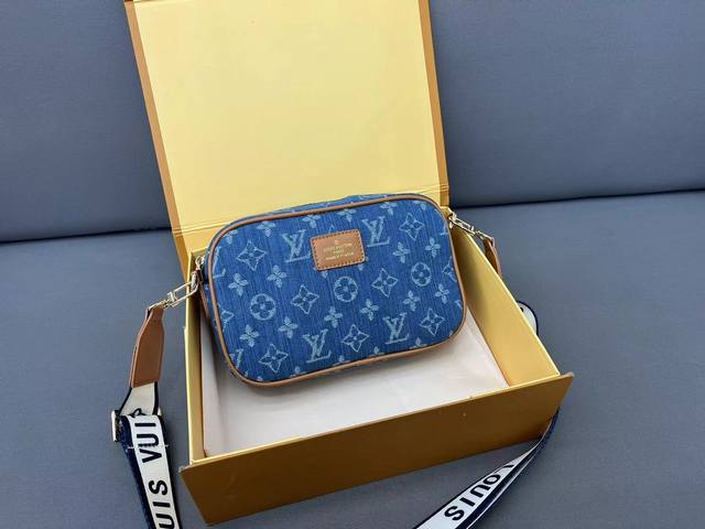 Louisvuitton 路易威登 牛仔布老花邮差包斜挎相机包 采用精湛镶嵌细工 经典百搭 实物拍摄 原厂原版面料 配送防尘袋礼盒 22 X 14Cm - 点击图像关闭