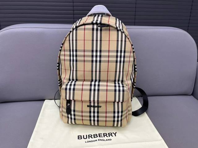 Burberry 巴宝莉 Vintage格子条纹 帆布双肩包 男女通用背包 书包 经典logo搭配原厂工艺材质 休闲百搭 采用精湛镶嵌细工 实物拍摄 原厂原版面