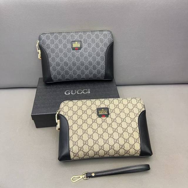 Gucci 古奇 密码锁牛皮手拿包 卡包钱包多功能男包 采用精湛镶嵌细工 实物拍摄 原厂原版面料 配送礼盒 29 X 20 Cm