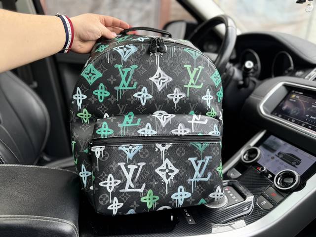 高端货 新款 Louis Vuitton Lv双肩包 M21 路易威登 Discovery 老花满印拉链升合 Monogram涂层帆布拼牛皮革饰边 背包双肩包