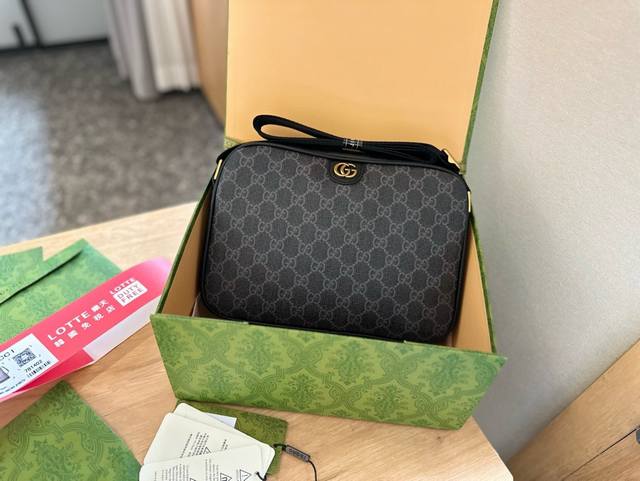 Gucci 古奇 相机包，699439#原单高品质，G家持续更新配色，添加更精致的色调。新配色和色彩组合为品牌标志性单品注入新意，彰显现代格调。这款g家系列背包