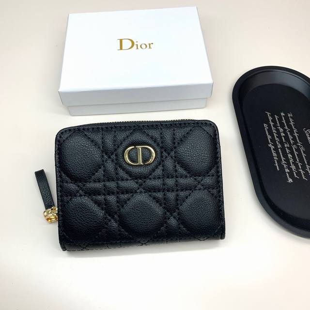 Dior 928颜色 黑色 兰色 尺寸 12*9*5 Dior 专柜最新款火爆登场！采用进口牛皮，做工精致， 媲美专柜！多功能小钱包，内隔丰富，超级实用