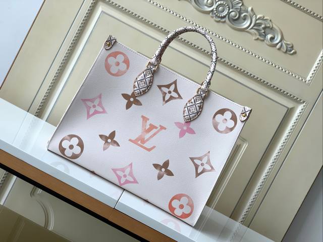 【海原外单 独实家拍】M22975，Onthego 中号手袋onthego 中号手袋将经典 Monogram 帆布与 Monogram Reverse