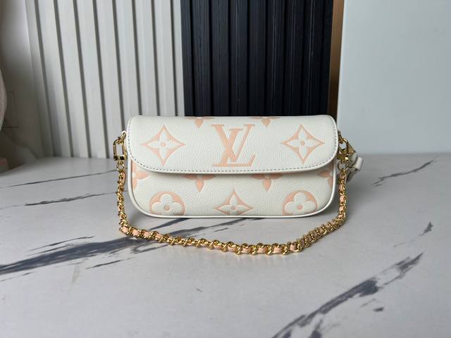 顶级原单 独家实拍 M83026米白巧克力 全皮链条包系列 Wallet On Chain Ivy 手袋取材 Monogram 帆布，灵感源自 2000 年代的