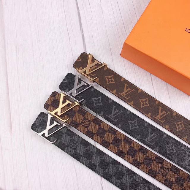 路易威登 Louisvuitton Lv Initiales 原单进口帆布老花腰带，宽40毫米.内衬皮底。搭配官网新款不锈钢扣.商务休闲服装造型的完美搭配。永恒 - 点击图像关闭