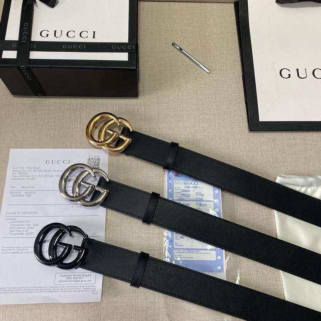 品牌：Gucci 配白色礼盒 等级：原品版质.定制头层牛皮。专柜售经典爆款开模。油边精致 电脑车线 手感柔软.实物拍摄无修饰 上身效果超好.配专柜全套包装.送礼