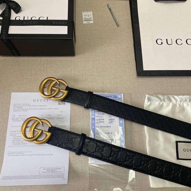 品牌：Gucci 配白色礼盒 等级：原品版质.定制头层牛皮。专柜售经典爆款开模。油边精致 电脑车线 手感柔软.实物拍摄无修饰 上身效果超好.配专柜全套包装.送礼