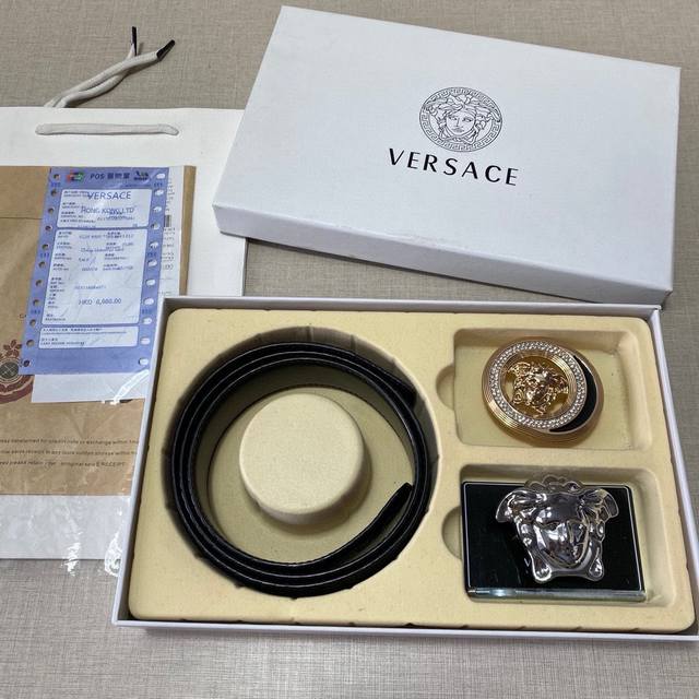 Versace精品款 ☆双扣礼盒套装 含礼盒 专柜有售 范思哲专柜在售正品 此款采用头层牛皮制作 走线油边细致 正品开模 搭配仿铜扣经久耐用、3.8Cm规格 送