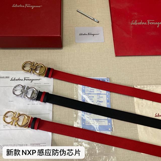 品牌：菲拉格慕ferragamo 芯片款 等级：原版品质.头层牛皮 专柜售经典爆款开模。油边精致 电脑车线 手感柔软.实物拍摄无修饰 上身效果超好、长度可裁剪.