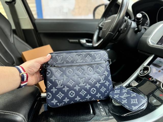 高端货 新款 “Louis Vuitton”Lv邮差包 路易威登 三合一 M24753 Louis Vuitton Trio 可拆卸肩带内置贴袋 牛皮 邮差包单