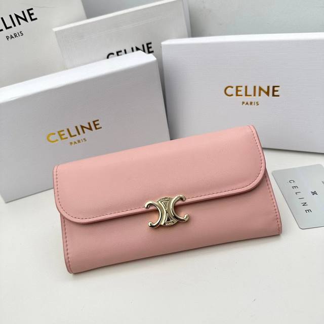 Celine A04颜色 黑色 棕色 粉红尺寸 19*10.5*3.5Celine 专柜同步，专柜品质顶级进口牛皮 海外订制钥匙扣五金 做工油边精湛