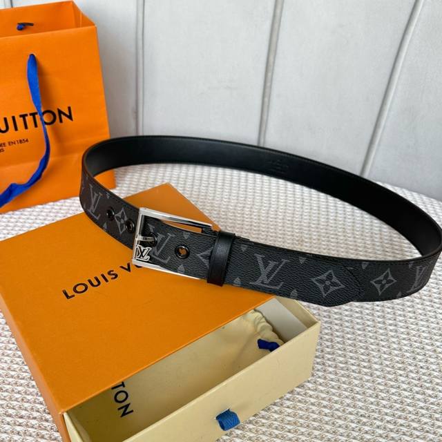 寬：35Mm Louis Vuitton 海外原單代購級別 老鼠貨 寬度35毫米 小牛皮內襯和電鍍3色針扣設計 孔位由5個 純銅烤漆 飾釘組成 充分展現皮帶的優