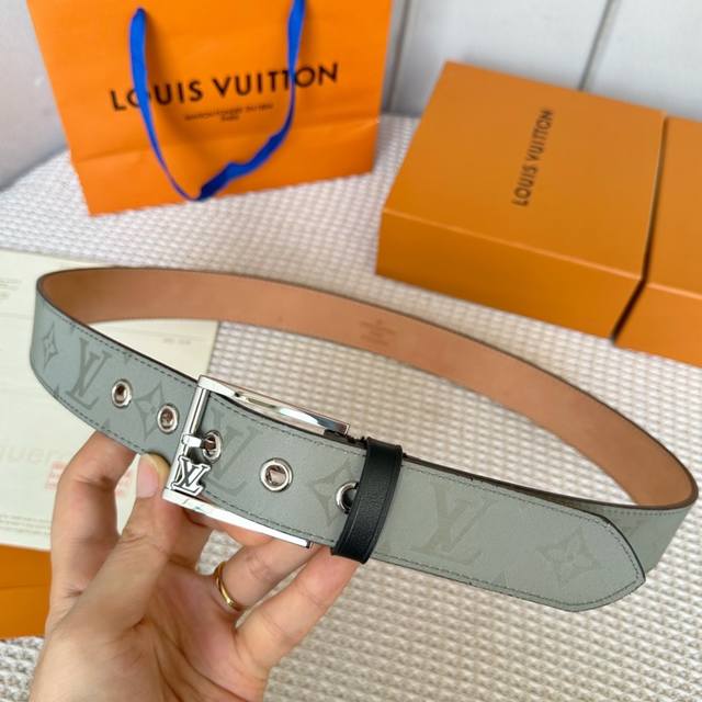 寬：35Mm Louis Vuitton 海外原單代購級別 老鼠貨 寬度35毫米 小牛皮內襯和電鍍3色針扣設計 孔位由5個 純銅烤漆 飾釘組成 充分展現皮帶的優