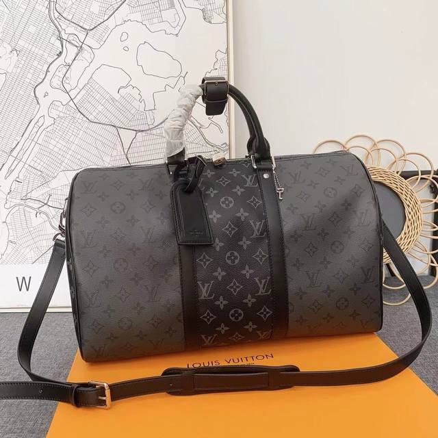 Louis Vuitton 原单品质 高版本 路易威登 45 旅行袋 备受喜爱的keepall 45旅行袋，由全新标志性黑灰monogram Eclipse帆布