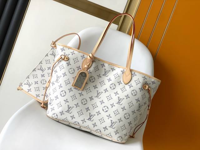 调价 顶级原单m24905白色neverfull Mm 袋 这个宽敞的neverfull Mm是航海胶囊的一部分，以五颜六色的lv和monogram Bloss