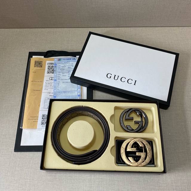 古驰gucci精品款 ☆双扣礼盒套装 含礼盒 专柜有售 Gucci专柜在售正品 此款采用头层牛皮制作 走线油边细致 正品开模 搭配广州原版扣经久耐用、3.8Cm