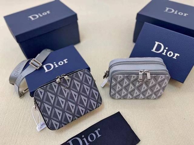 原单 Dior 迪奥 Homme Tote 推荐入 Pre-Fall早春新款saddle Bag中性款的saddle Bag强势推！！Dior新任设计师kim