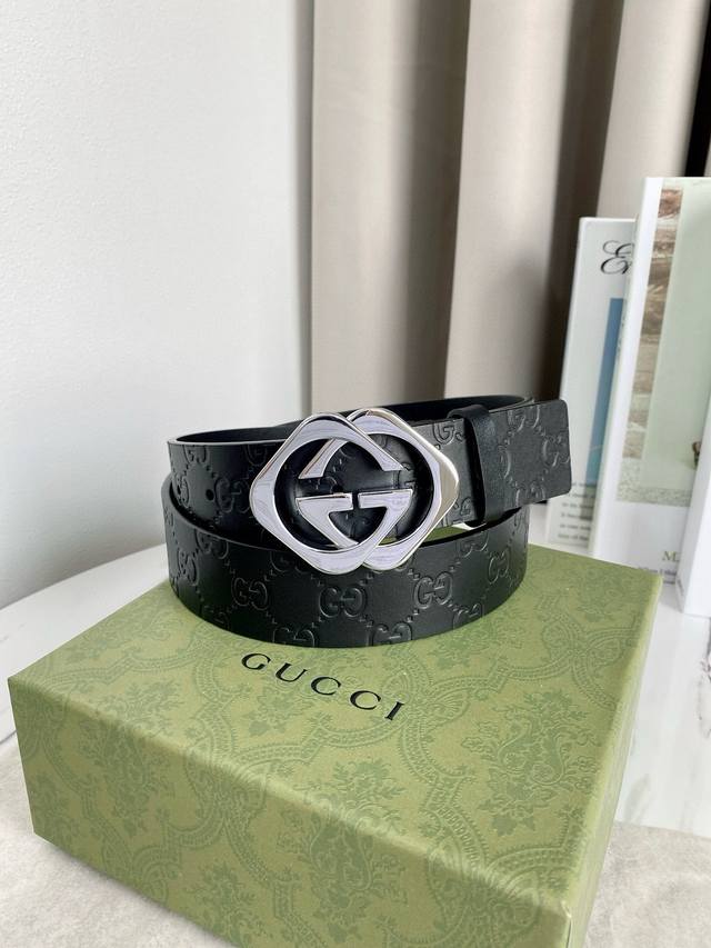 Gucci 时尚原单腰带，进口原版小牛皮压花，搭配双面菱形扣头，真空电镀，永不掉色，宽度3.8Cm