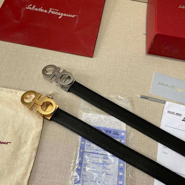 品牌：菲拉格幕ferragamo 钢扣 等级：原单私货.进口头层牛皮，专柜售、堪比正品！油边精致 电脑车线 手感柔软.实物拍摄无修饰 上身效果超好、长度可裁剪.