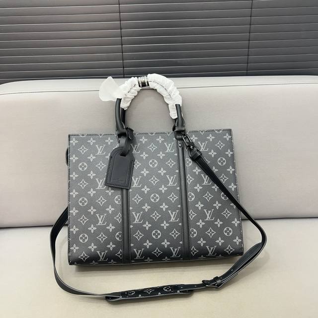 Louisvuitton 路易威登 Sac Plat Horizontal 男包公文包 手提包 电脑包 采用精湛镶嵌细工 经典百搭 实物拍摄 原厂原版面料 配送