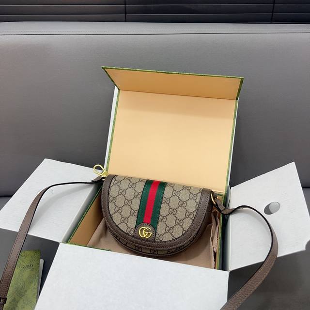 Gucci 古奇 Ophidia 斜挎包 相机包单肩包 男女同款手袋 经典logo搭配原厂工艺材质 休闲百搭斜挎背包 采用精湛镶嵌细工，实物拍摄 原厂原版面料