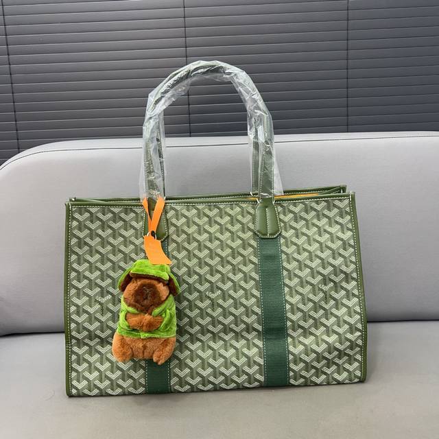 Goyard 戈雅 Villette 附带玩偶挂件托特包 手提公文包 原厂面料 激光雕刻五金 高货品质 配送防尘袋 尺寸 30 X 44Cm