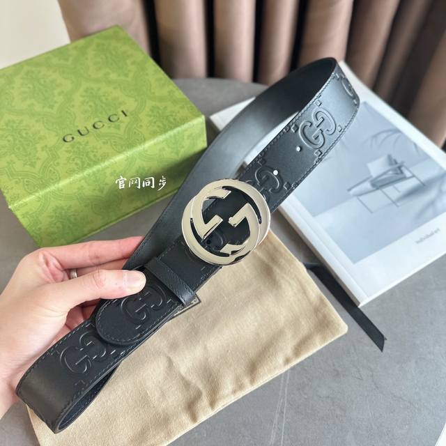 Gucci 专柜新版横标 编码703147 Kaaad 8358 Gg家目前最火压花小牛皮 宽度4.0Cm 经典款双g带扣