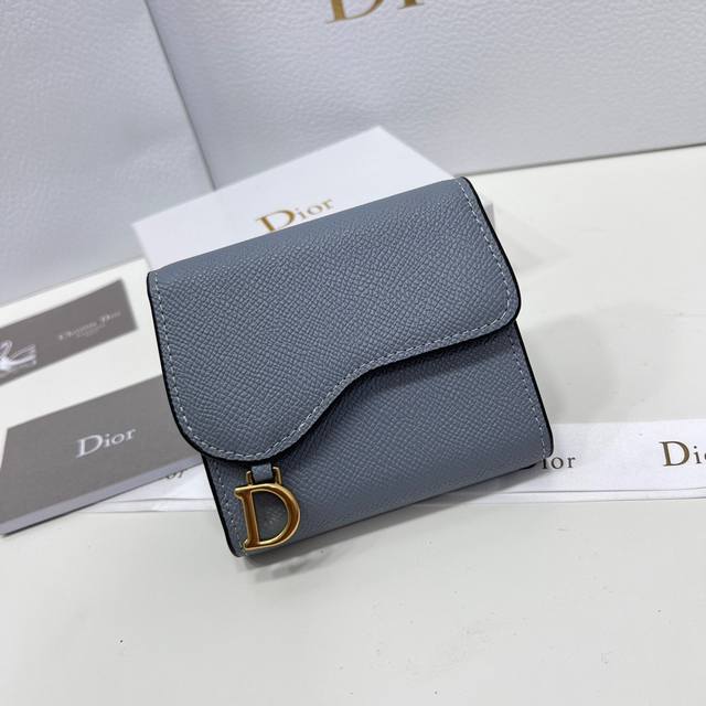 Dior 2380颜色 黑 蓝尺寸 11*10*2 Dior专柜新款火爆登场！采用头层牛皮，做工精致， 媲美专柜！多功能小卡包，超级实用！