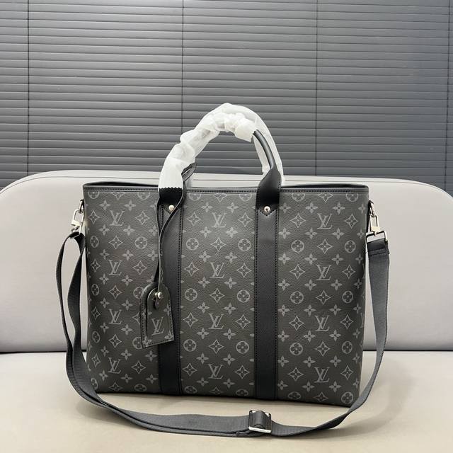 Louisvuitton 路易威登 Weekend Tote Nm 手袋 男士公文包 电脑包 斜挎手提包 采用精湛镶嵌细工，经典百搭 实物拍摄 原厂原版面料 高