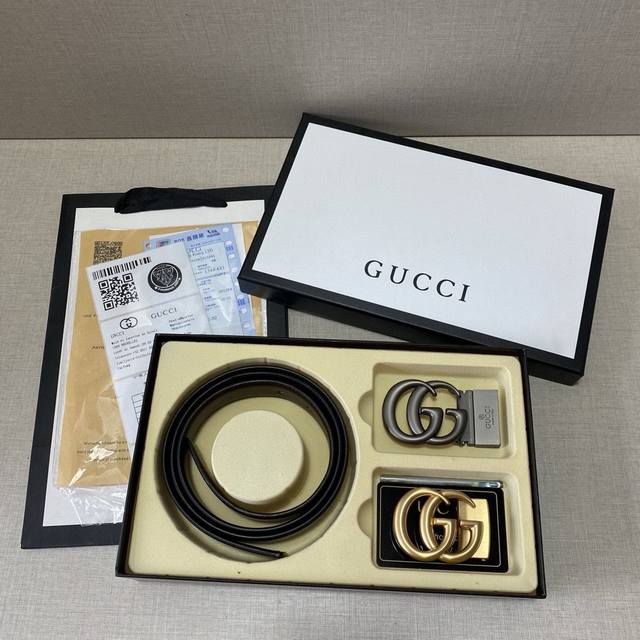 古驰gucci精品款 ☆双扣礼盒套装 含礼盒 专柜有售 Gucci专柜在售正品 此款采用头层牛皮制作 走线油边细致 正品开模 搭配广州原版扣经久耐用、3.5Cm