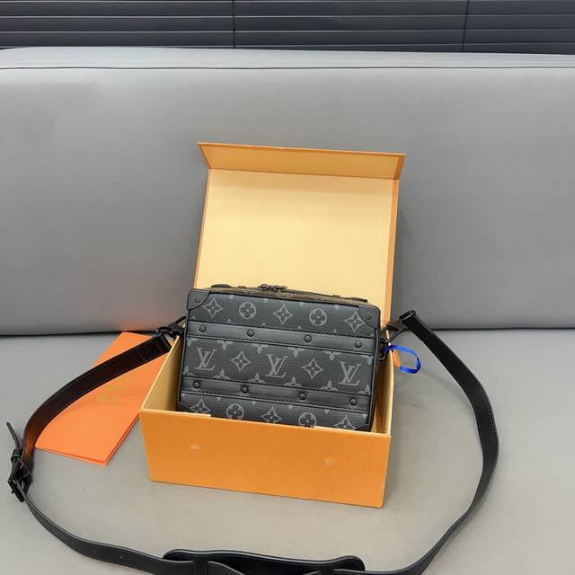 Louisvuitton 路易威登 Handle Soft Trunk 手袋 盒子包 小方包 男女通用单肩斜挎包 小箱子 采用精湛镶嵌细工，实物拍摄 原厂原版面