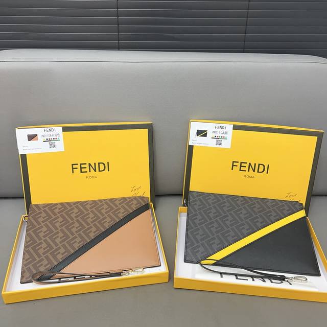 Fendi 芬迪 FF印花牛皮手拿包 手袋 手包 采用精湛镶嵌细工，经典百搭 实物拍摄 配送小票 防尘袋 礼盒 20 x 28 cm。