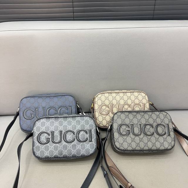 Gucci 古奇 GG印花相机包 男士休闲单肩斜挎包 超大容量 电镀激光雕刻五金 高品质 附带 防尘袋 规格 14 x 23 cm