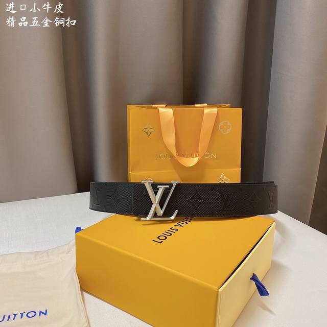 Lv路易威登 官网同步 宽度4.0CM 精品扣 搭配设计 用了精品电镀五金 工艺精湛 双面进口小牛皮