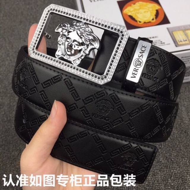 品牌：Versace.范思哲镶钻 型号：原单！请认准如图专柜包装 等级：意大利进口百分百头层牛皮，范思哲.Versace，世界著名奢侈品品牌，美人头经典之作，进