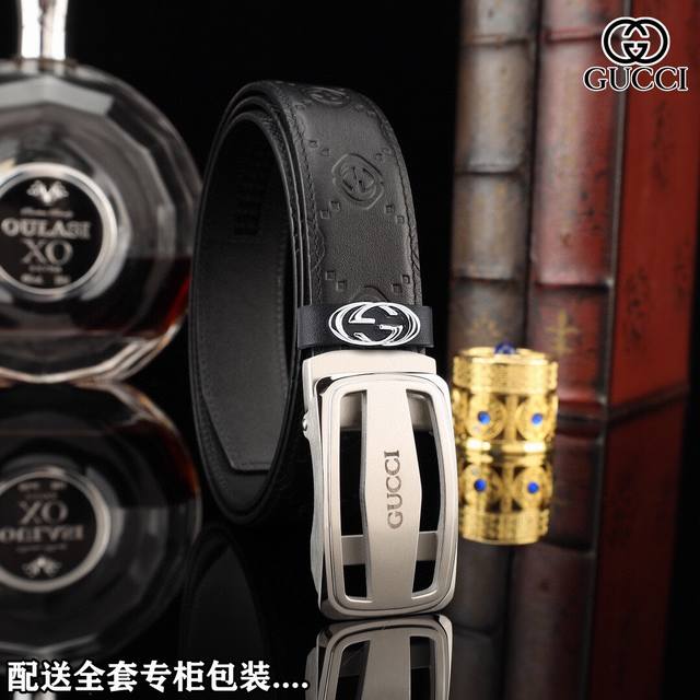 高端品质，实物拍摄 配全套包装 品牌：Gucci 海外原单 扣头材质：双色纯钢扣 带身材质正面：35Mm宽度采用进口头层牛皮腰带，纯钢质五金扣头实物拍摄长短可自