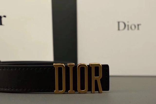 品牌：Dior。爆款 等级：女士皮带.双面头层牛皮.油边走线精致、官网同步爆款、配专柜礼品盒包装 送打眼针 扣头：原版古铜扣 长度：90 110Cm 3.0Cm - 点击图像关闭