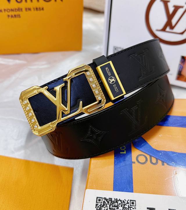 皮带：Lv..路易..威登顶级复刻. 腰带：原单品质百分百头层牛皮，保证真皮。镶嵌颗颗饱满钻石镶钻工艺.真空电镀.永不掉色.24K实心纯钢扣头层小牛皮老花纹路双 - 点击图像关闭