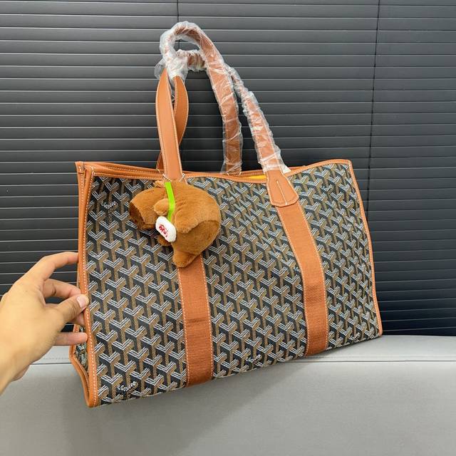 Goyard 戈雅 Villette 附带玩偶挂件托特包 手提公文包 原厂面料 激光雕刻五金 高货品质 配送防尘袋 尺寸 30 X 44Cm