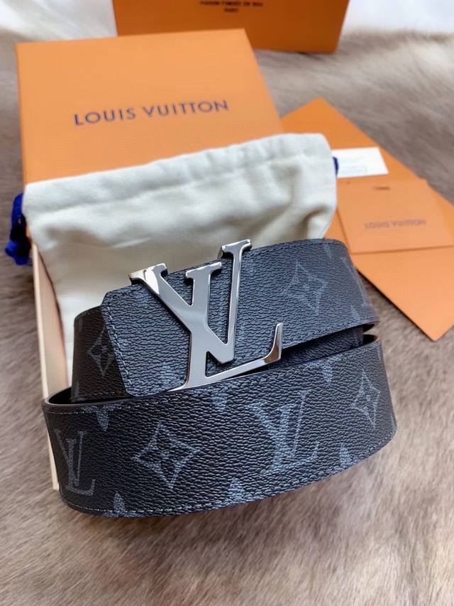 Louls Vuitton 路易威登 男士腰带 带身采用进口面料 配牛皮底 搭配字母扣 宽4.0Cm 质量自己看皮带腰带