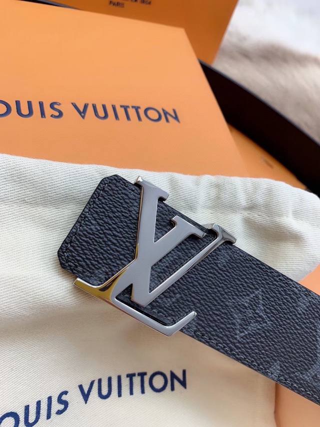 Louls Vuitton 路易威登 男士腰带 带身采用进口面料 配牛皮底 搭配字母扣 宽4.0Cm 质量自己看皮带腰带