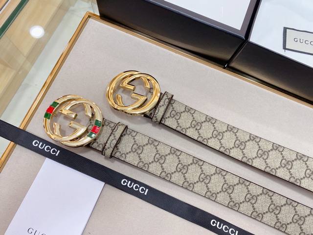 Gucci 古奇新款互扣式g带扣深受品牌辉煌的70年代经典设计所影响，得以重新诠释。安放于织纹纯皮腰带之上。正品一致的吊牌全套包装 配纸袋 礼品盒 亲们下单一定 - 点击图像关闭