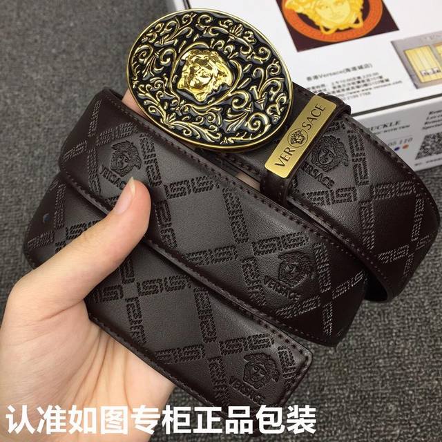 品牌：Versace.范思哲 型号：原单！请认准如图专柜包装 等级：意大利进口百分百头层牛皮，范思哲.Versace，世界著名奢侈品品牌，美人头经典之作，进口头