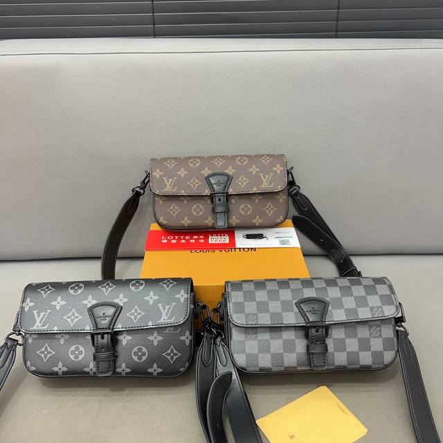 Louisvuitton 路易威登 牛皮翻盖相机包 手提单肩斜挎背包 男女通用 明星单品 采用精湛镶嵌细工，经典百搭 实物拍摄 原厂原版面料 配送防尘袋 折叠礼