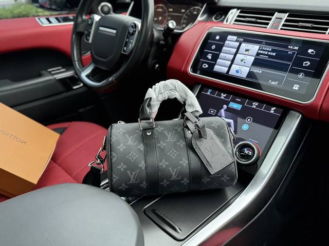 升级版高端货 新款 “ Louis Vuitton”单肩包 M46271 Louis Vuitton Keepall 25 金属件黑武士老花可调节肩带 涂层帆布