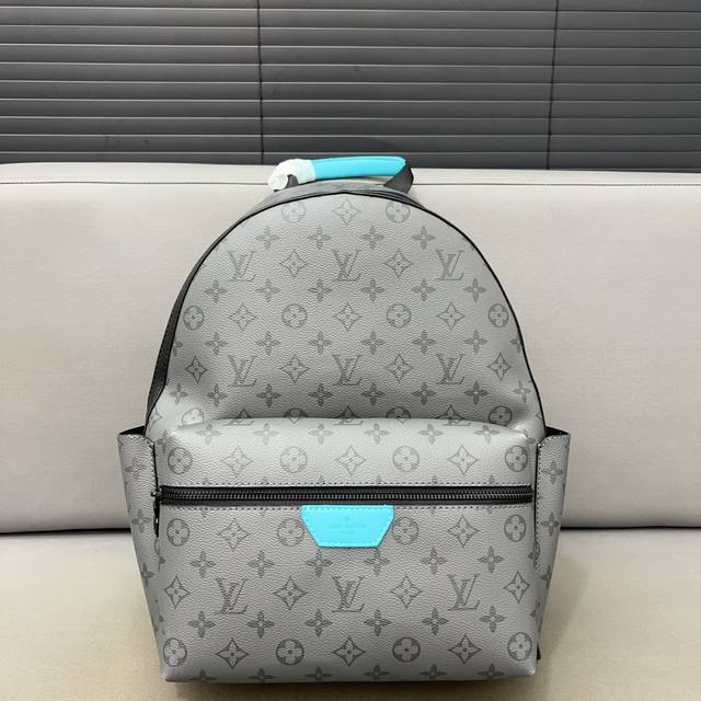 Louisvuitton 路易威登discovery 印花双肩包 大容量背包 男女通用 采用精湛镶嵌细工，经典百搭 实物拍摄 原厂原版面料 配送防尘袋 40 X